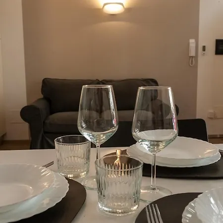 Porta Nuova Living- A Few Steps From The Porta Nuova Station Apartamento